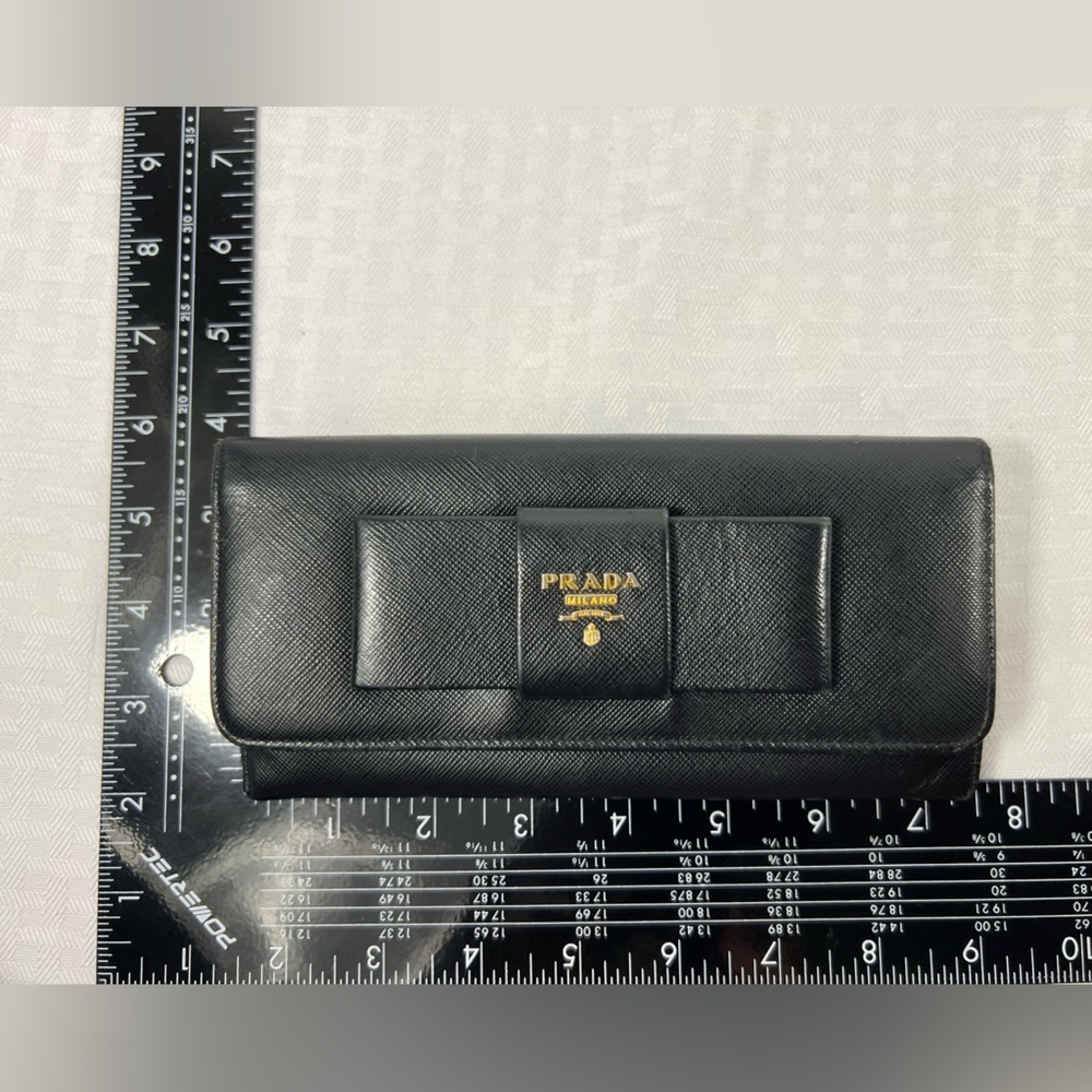 1057: Prada Black Saffiano Leather Bow Wallet – Made in Italy - Picture 16 of 16